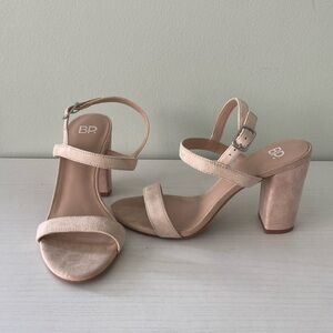 BRAND NEW Nude Strappy Block Heels Suede Beige Open Toe Sandal BP Size 5.5